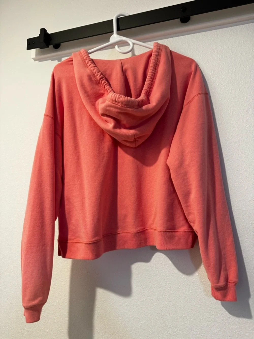 Hollister Peach Slightly Cropped Drawstring Hoodie - Picture 2 of 3